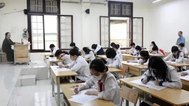 [Video] Gần 32% bài thi khảo sát lớp 12 của Hà Nội dưới điểm trung bình