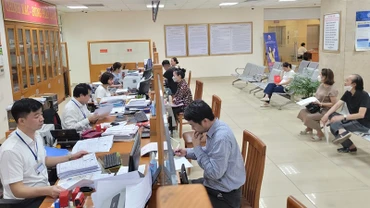 [Video] Hà Nội yêu cầu hoàn thành kế hoạch cải cách hành chính trước 15/4