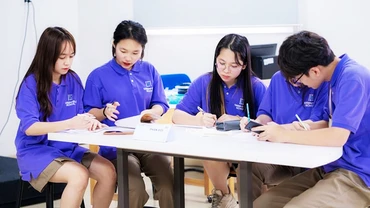 Một buổi tìm hiểu về nghề nghiệp của học sinh cấp THPT. 