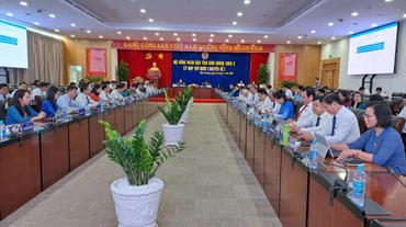 Toàn cảnh kỳ họp.