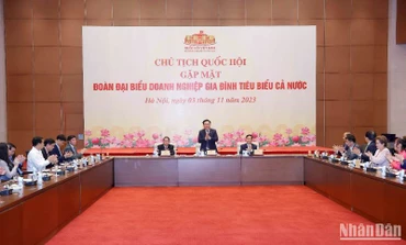 Lãnh đạo Quốc hội gặp gỡ đoàn đại biểu doanh nghiệp gia đình tiêu biểu.