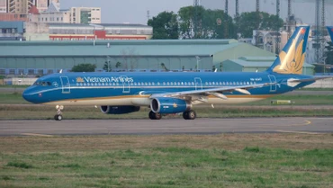 Hãng hàng không Vietnam Airlines tăng tần suất khai thác trên đường bay quốc tế từ Thành phố Hồ Chí Minh đến Singapore và Bangkok, đồng thời triển khai nhiều chương trình ưu đãi trên chặng bay quốc tế.