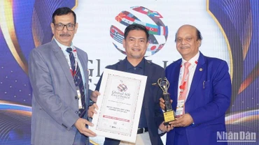 Hãng hàng không Vietjet vừa được vinh danh với ba giải thưởng nhân sự quốc tế tại Đại hội Phát triển Nguồn nhân lực Thế giới lần thứ 33 diễn ra tại thành phố Mumbai, Ấn Độ.