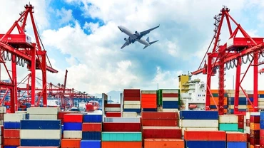 Nguy cơ từ việc tăng thuế của Mỹ đối với hàng xuất khẩu đang đe doạ mục tiêu tăng trưởng kinh tế của nước ta.