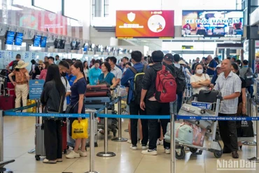 Sẽ có khoảng hơn 410 nghìn lượt khách qua Cảng Hàng không quốc tế Nội Bài trong 4 ngày nghỉ Lễ Quốc khánh