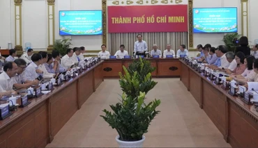Bí thư Thành ủy Thành phố Hồ Chí Minh Nguyễn Văn Nên phát biểu tại hội nghị. Ảnh: Trung tâm báo chí