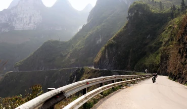 Đèo Mã Pì Lèng trên Cao nguyên đá Đồng Văn. 