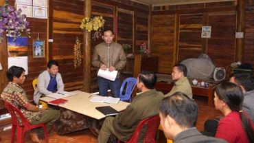Công tác luân chuyển cán bộ vừa tạo môi trường rèn luyện cho cán bộ, vừa tăng cường nguồn lực cho cơ sở còn gặp khó khăn.