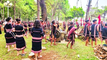 Ngày hội thu hút gần 800 nghệ nhân đến từ 17 huyện, thị xã, thành phố trên địa bàn tỉnh Gia Lai.