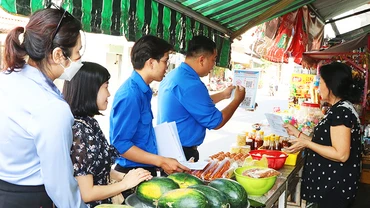 Thành đoàn TP Thủ Đức triển khai nhiều hoạt động đồng hành cùng người dân trong công tác chuyển đổi số.