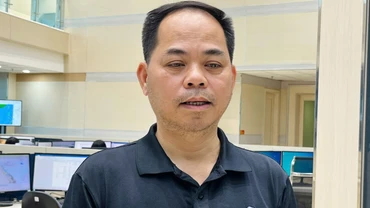 Ông Vũ Anh Tuấn, Phó trưởng phòng Dự báo thời tiết Trung tâm Dự báo khí tượng thủy văn quốc gia, Tổng cục Khí tượng Thuỷ văn, Bộ Tài nguyên và Môi trường chia sẻ diễn tiến bão số 4.