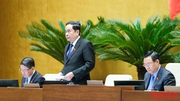 Phó Chủ tịch Thường trực Quốc hội Trần Thanh Mẫn điều hành nội dung làm việc. (Ảnh: Duy Linh)