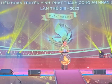 Thứ trưởng Công an Trần Quốc Tỏ phát biểu khai mạc liên hoan. (Ảnh: Thanh Tâm ) 