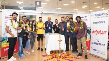 Du khách bay Vietjet từ Ahmedabad (Ấn Độ) đến Việt Nam. (Ảnh: BND) 