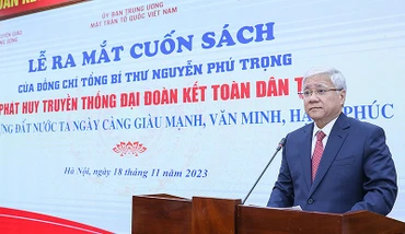 Đồng chí Đỗ Văn Chiến phát biểu tại buổi lễ. 