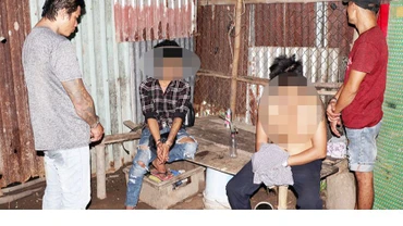 Các đối tượng bị bắt quả tang về hành vi tàng trữ trái phép chất ma túy.