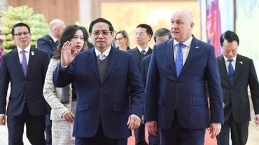 Thủ tướng Phạm Minh Chính và Thủ tướng New Zealand Christopher Luxon dự Lễ ký kết văn kiện hợp tác.
