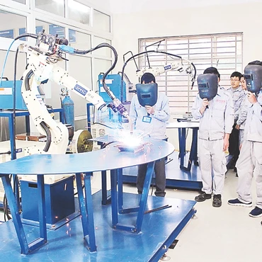  Những ngành nghề về cơ khí, kỹ thuật đang thiếu lao động có tay nghề cao.