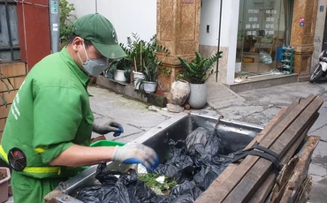 Phần lớn rác thải được thu gom đều trong tình trạng rác thải lẫn. Ảnh: Bắc SơnPhần lớn rác thải được thu gom đều trong tình trạng rác thải lẫn. Ảnh: BẮC SƠN