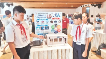 Học sinh Trường THCS Vân Đồn (Thành phố Hồ Chí Minh) tham gia cuộc thi Ứng dụng chuyển đổi số trong lĩnh vực giáo dục.