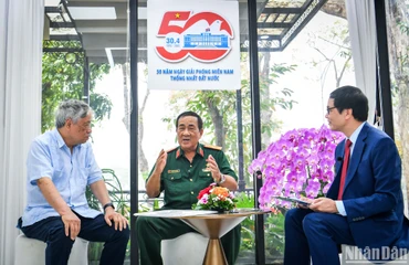 Quang cảnh tọa đàm với chủ đề Chiến công của bộ đội tăng thiết giáp trong Cuộc tổng tấn công nổi dậy mùa Xuân năm 1975, giải phóng miền nam, thống nhất đất nước. (Ảnh: THÀNH ĐẠT)