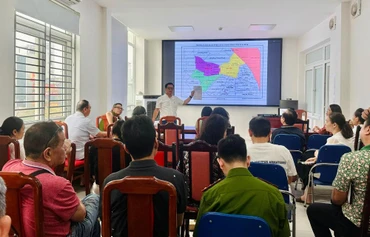 Lấy ý kiến nhân dân về phương án sắp xếp đơn vị hành chính tại quận Ba Đình. (Ảnh: Ủy ban nhân dân quận Ba Đình)