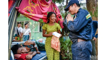 Trong tâm chấn Myanmar: Những món quà đặc biệt từ Việt Nam