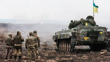 Binh sĩ Ukraine trên chiến trường miền đông nước này. Ảnh: AUSA
