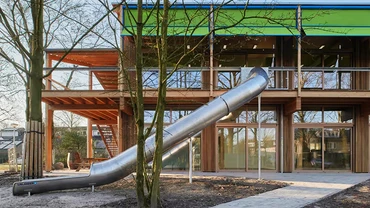 Trường De Zevensprong tại Eindhoven. Ảnh: MWA HART NIBBRIG
