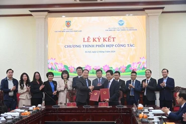 Quang cảnh lễ ký kết.