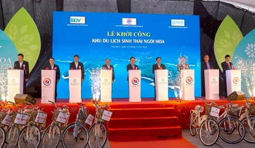 Lãnh đạo tỉnh Hòa Bình bấm nút khởi công dự án khu du lịch sinh thái Ngòi Hoa.