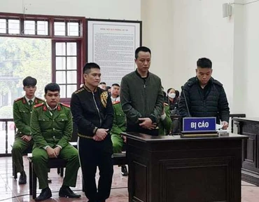Các bị cáo tại phiên tòa.