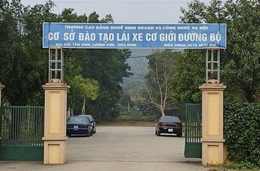 Trung tâm đào tạo và sát hạch lái xe cơ giới đường bộ tại Hòa Bình.