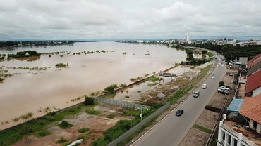 Mực nước sông Mekong dâng cao tại một đoạn chảy qua thủ đô Vientiane, Lào. (Ảnh: Ủy hội sông Mekong quốc tế)