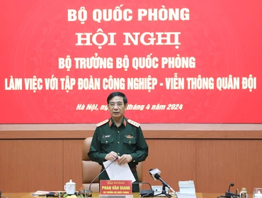 Đại tướng Phan Văn Giang phát biểu ý kiến tại hội nghị.