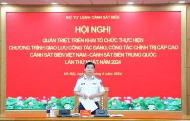 Trung tướng Bùi Quốc Oai, Bí thư Đảng ủy, Chính ủy Cảnh sát biển Việt Nam chủ trì hội nghị.