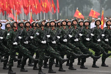 Các khối thực hiện diễu binh, diễu hành.