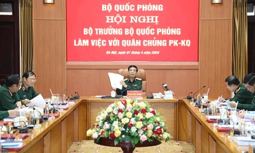 Đại tướng Phan Văn Giang phát biểu ý kiến tại hội nghị.
