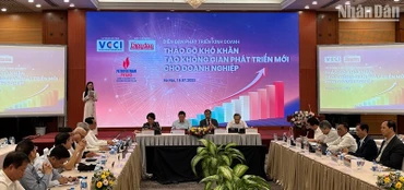 Việc tìm giải pháp để tháo gỡ khó khăn, tạo không gian phát triển mới cho doanh nghiệp đang là vấn đề được ưu tiên hiện nay.