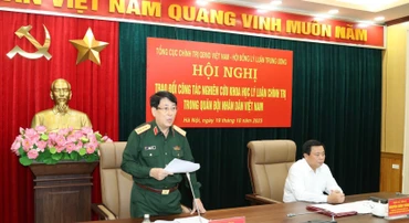 Đại tướng Lương Cường phát biểu ý kiến tại hội nghị.