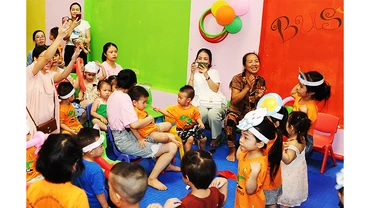 Phụ huynh cần cân nhắc khi đưa hình ảnh trẻ trên mạng xã hội.