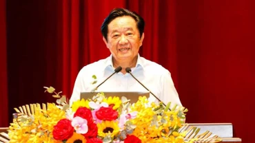 Tiến sĩ Nguyễn Hoàng Thao, Phó Bí thư Thường trực Tỉnh ủy Bình Dương phát biểu ý kiến tại hội nghị.