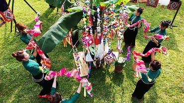 Then Kin Pang được coi là lễ hội lớn nhất của bà con đồng bào Thái. 