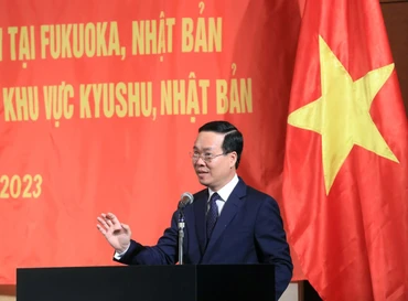 Chủ tịch nước Võ Văn Thưởng phát biểu tại buổi gặp mặt cán bộ, nhân viên Tổng Lãnh sự quán Việt Nam tại Fukuoka và đại diện lãnh đạo các Hội đoàn, kiều bào tiêu biểu tại khu vực Kyushu, Nhật Bản. (Ảnh: TTXVN)