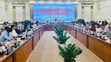 Toàn cảnh buổi làm việc.