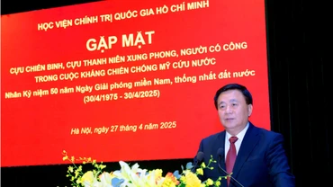 GS,TS Nguyễn Xuân Thắng, Ủy viên Bộ chính trị, Giám đốc Học viện Chính trị quốc gia Hồ Chí Minh, Chủ tịch Hội đồng lý luận Trung ương, phát biểu tri ân các đồng chí đã tham gia kháng chiến chống Mỹ, cứu nước đã và đang công tác tại Học viện.