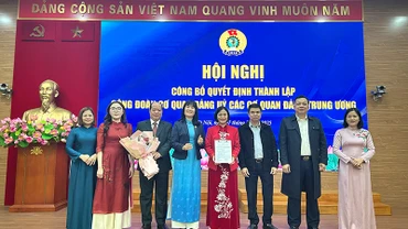 Ra mắt Ban Chấp hành Công đoàn cơ quan Đảng ủy các cơ quan Đảng Trung ương, nhiệm kỳ 2025-2028. 