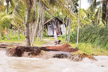 Bờ sông Meghna tại Ramdaspur, quận Bhola sạt lở. Ảnh: AP/MAHMUD HOSSAIN OPU