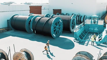 Đức bắt đầu lắp đặt đường dây truyền tải điện gió SuedLink. Ảnh: REUTERS