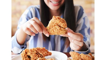 Gà rán được làm từ thịt nuôi cấy của hãng Good Meat. Ảnh: CNN